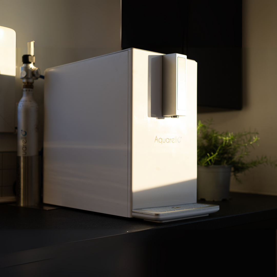 SODA1 Wasserspender – Heiß, Kalt &amp; Sprudelnd mit Integriertem Filter &amp; UV desinfektion