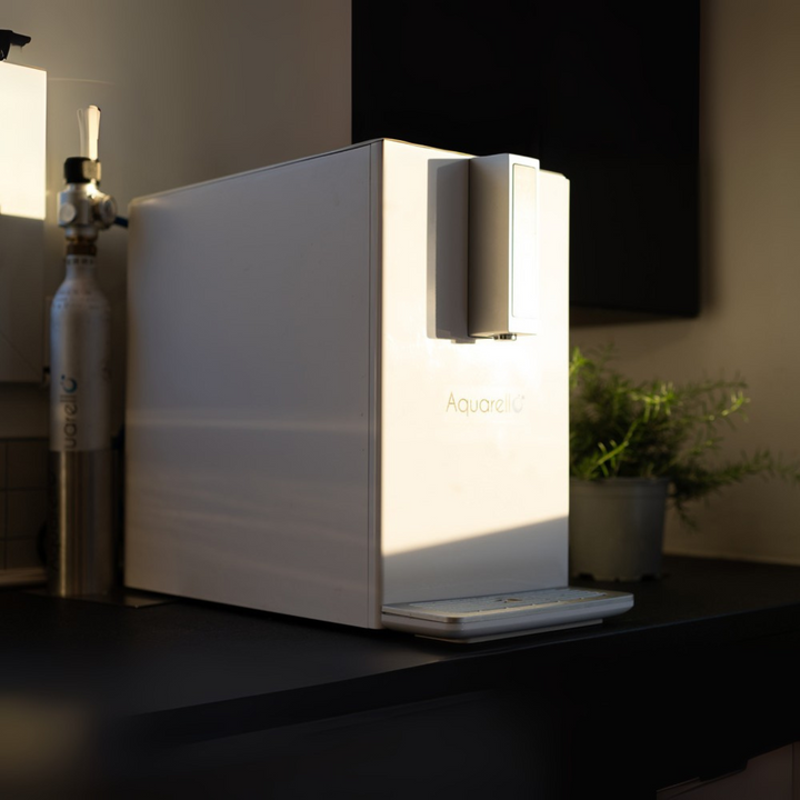 SODA1 Wasserspender – Heiß, Kalt &amp; Sprudelnd mit Integriertem Filter &amp; UV desinfektion