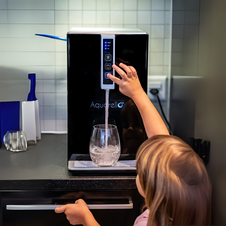 SODA1 Wasserspender – Heiß, Kalt &amp; Sprudelnd mit Integriertem Filter &amp; UV desinfektion