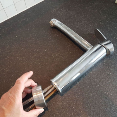 Detailaufnahme des hochwertigen Edelstahl Zapfrings für Wasserspender