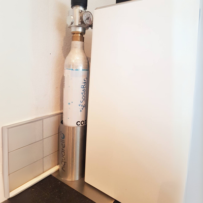 CO2-Gasregler mit Gasflaschenhalter – Direkt am Sodastream-Gerät verstauen