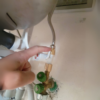 Einfache Installation des Absperrventils für Wasserspender mit 3/8 Zoll Anschluss und Schnelltrennsystem