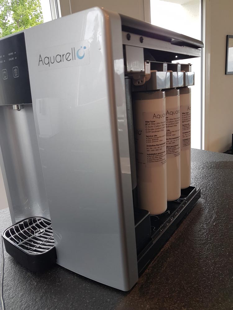 Einfache Installation des SODA3 Wasserspenders mit Festwasseranschluss und TAPRING-System